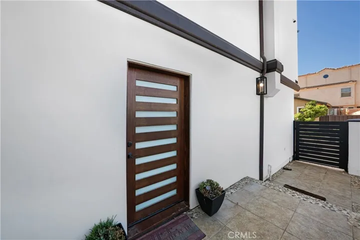 16601 S Pacific Avenue, Sunset Beach, California 90742