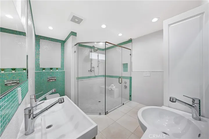16601 S Pacific Avenue, Sunset Beach, California 90742