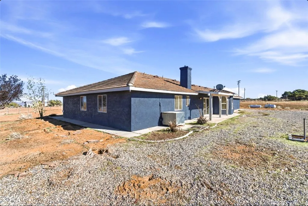 6895 Coyote Rd, Phelan, California 92371 home-pic-1