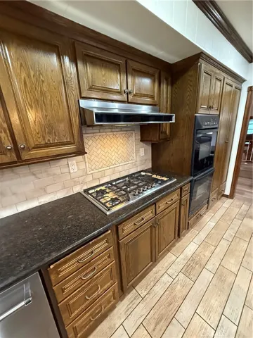 15905 Parthenia Street, North Hills, California 91343