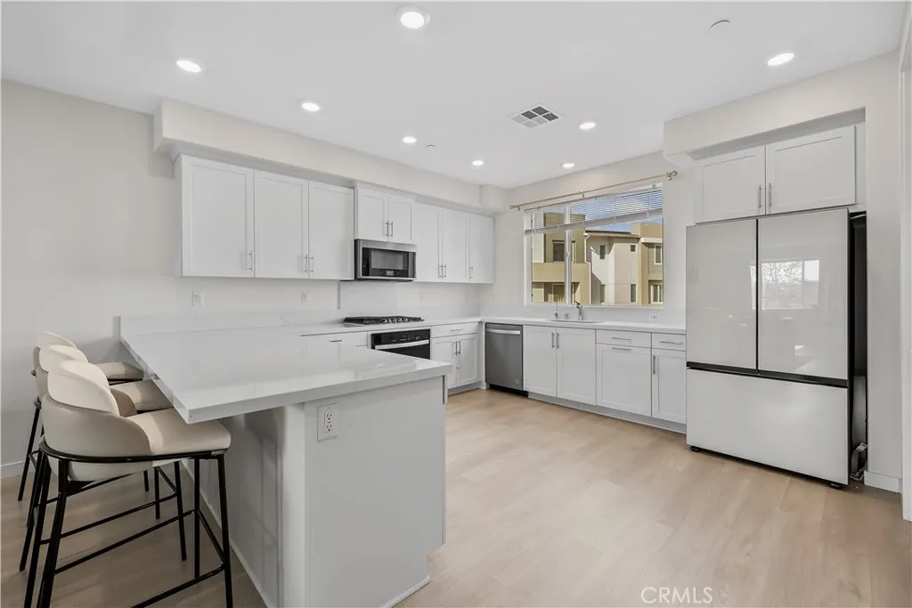 27579 Sanctuary Ct., Valencia, California 91381 home-pic-3