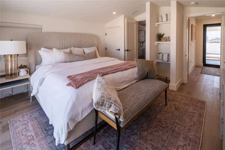 315 E Bay Avenue, Newport Beach, California 92661