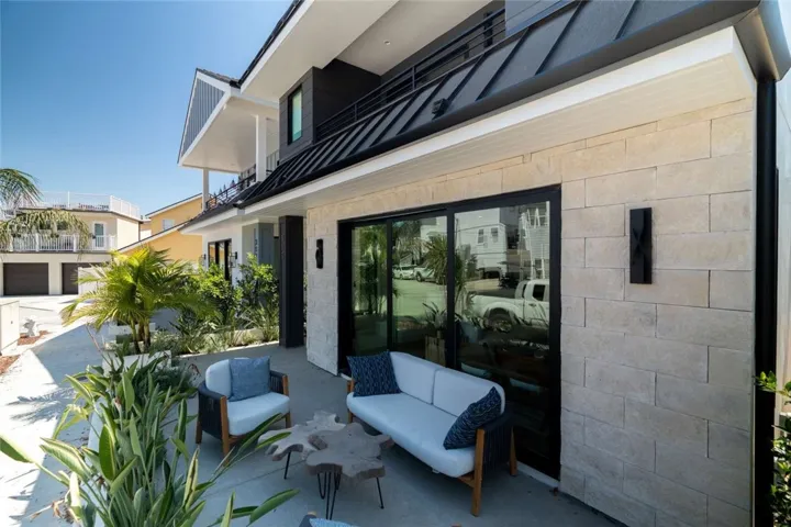 315 E Bay Avenue, Newport Beach, California 92661