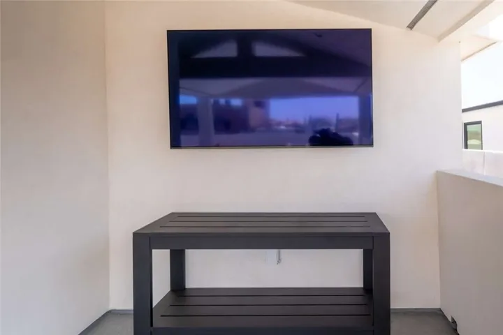315 E Bay Avenue, Newport Beach, California 92661