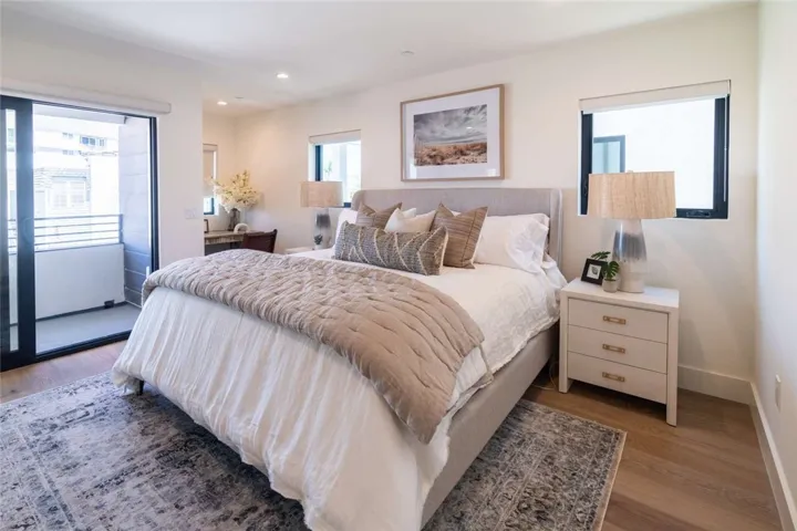 315 E Bay Avenue, Newport Beach, California 92661