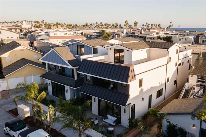 315 E Bay Avenue, Newport Beach, California 92661