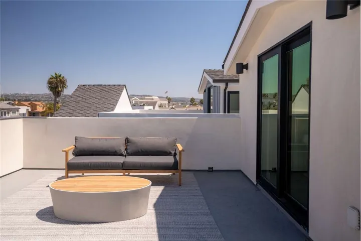 315 E Bay Avenue, Newport Beach, California 92661