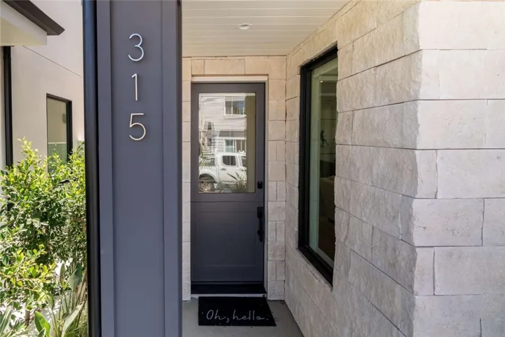 315 E Bay Avenue, Newport Beach, California 92661