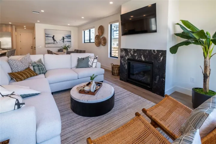 315 E Bay Avenue, Newport Beach, California 92661