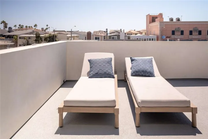 315 E Bay Avenue, Newport Beach, California 92661