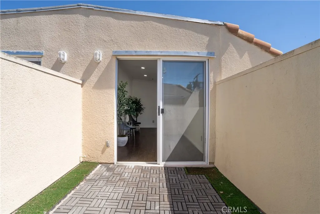 13801 Oxnard St 202, Van Nuys, California 91401 home-pic-25