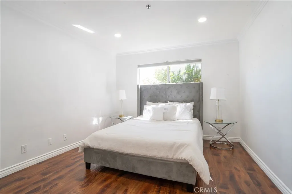 13801 Oxnard St 202, Van Nuys, California 91401 home-pic-15