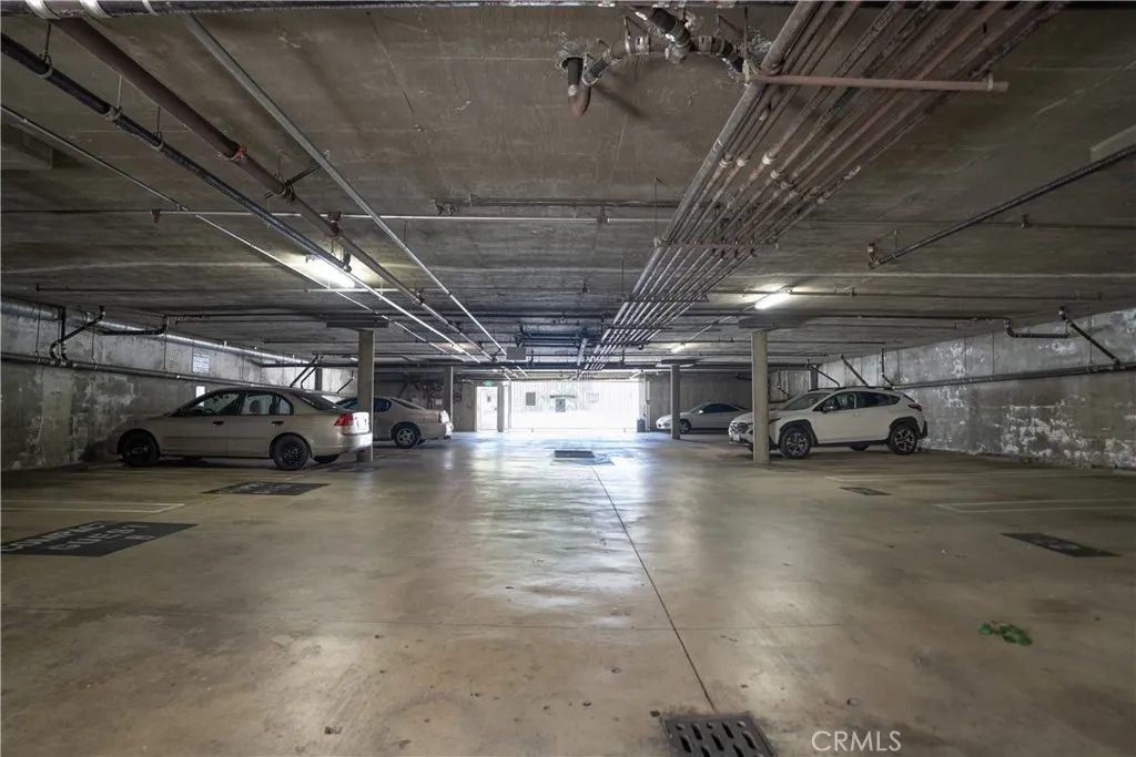 13801 Oxnard St 202, Van Nuys, California 91401 home-pic-26