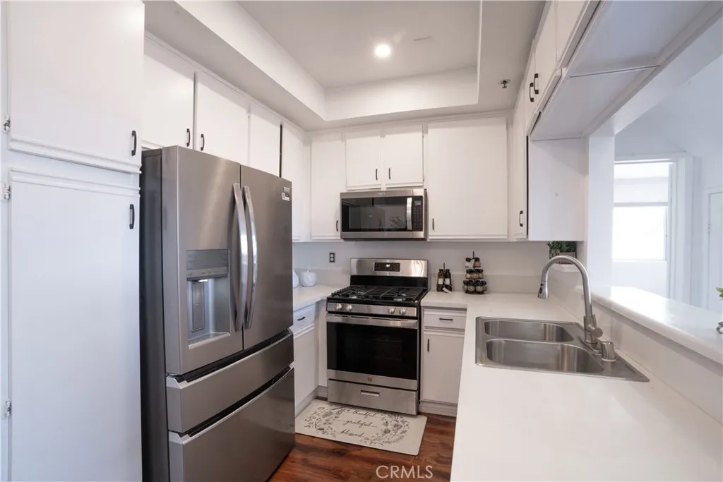 13801 Oxnard St 202, Van Nuys, California 91401 home-pic-7