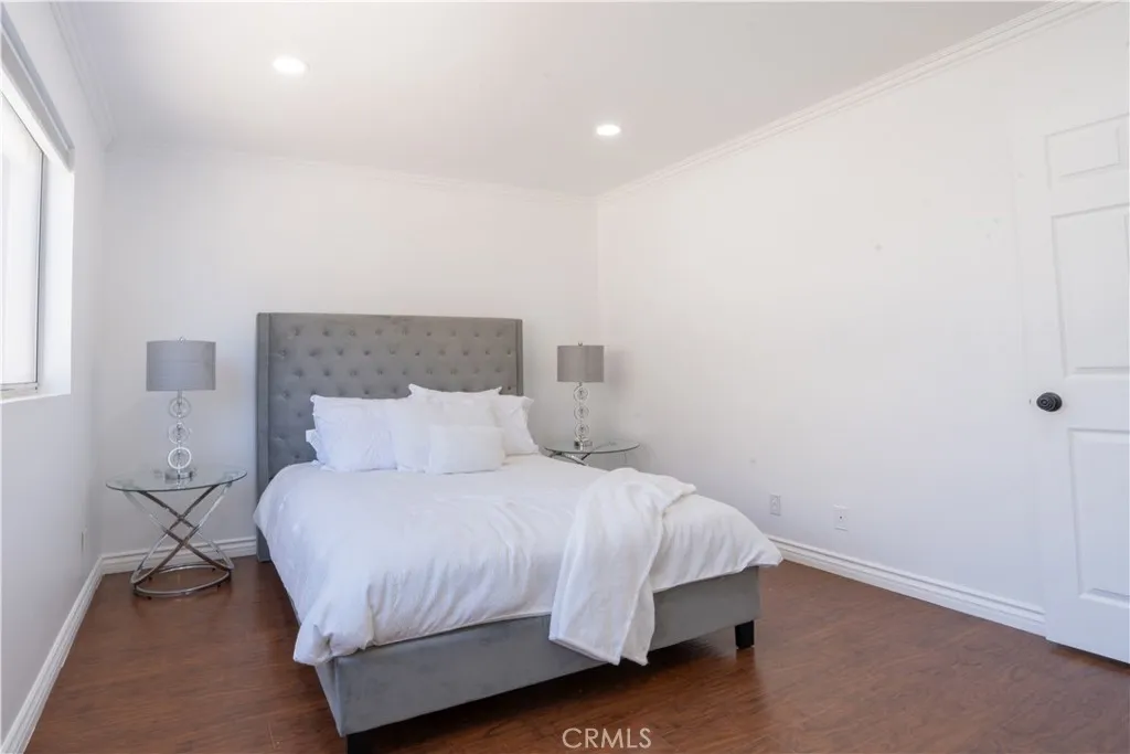 13801 Oxnard St 202, Van Nuys, California 91401 home-pic-18