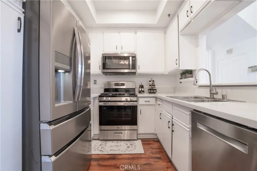 13801 Oxnard St 202, Van Nuys, California 91401 home-pic-8
