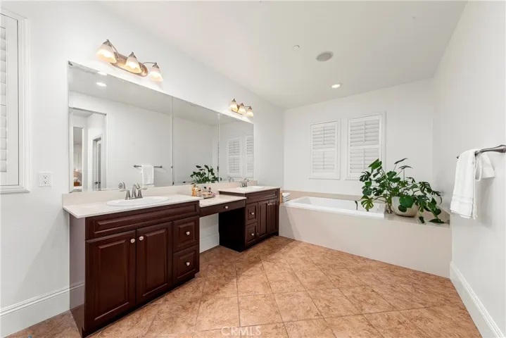 28809 N Iron Village Drive, Valencia, California 91354