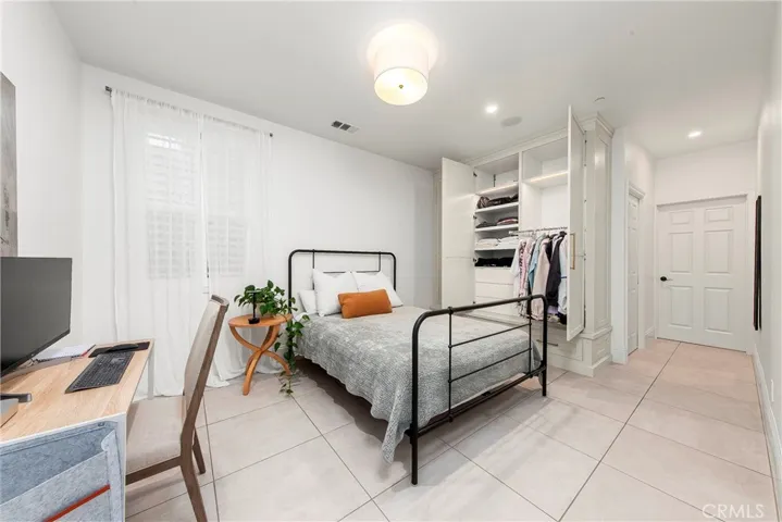 28809 N Iron Village Drive, Valencia, California 91354