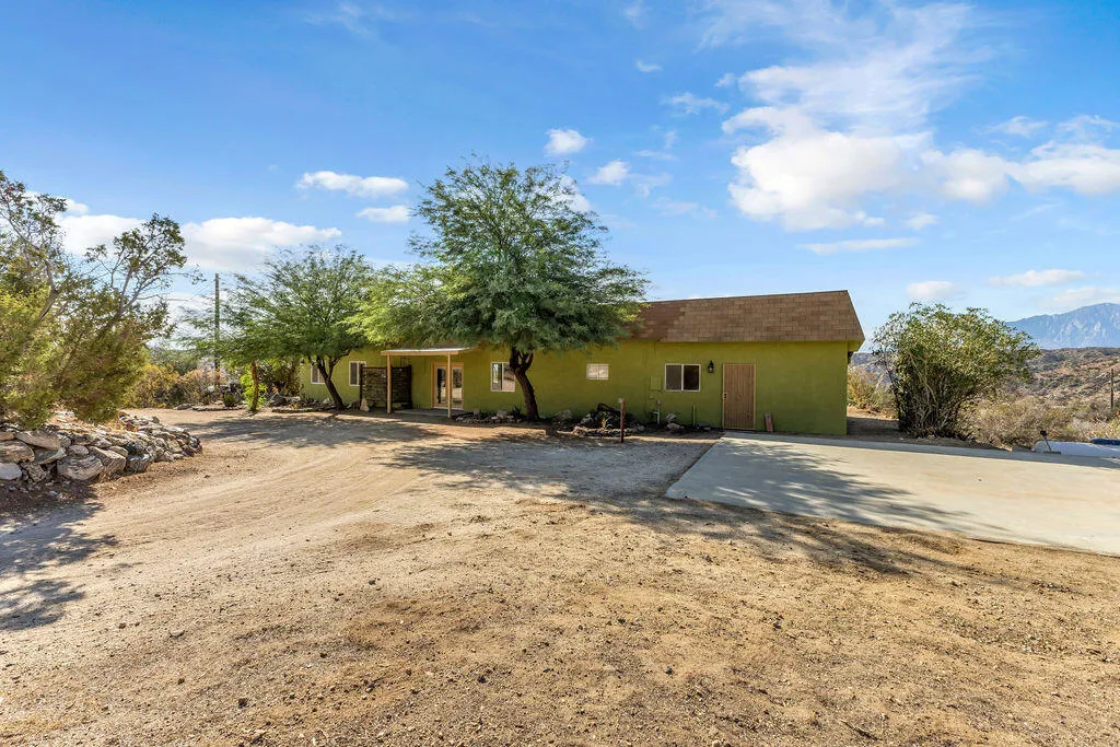 48819 Bird Of Paradise, Morongo Valley, California 92256 home-pic-3