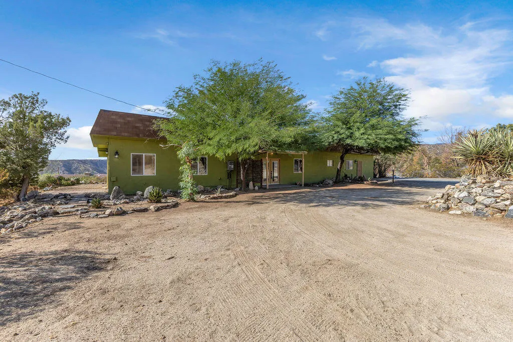 48819 Bird Of Paradise, Morongo Valley, California 92256 home-pic-2
