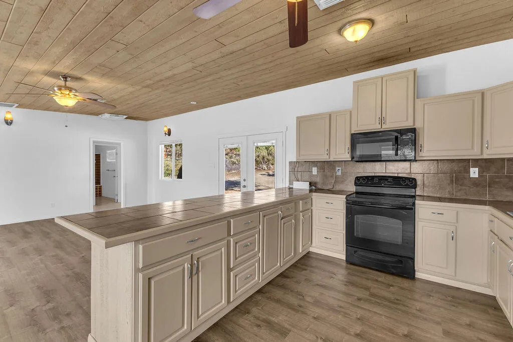 48819 Bird Of Paradise, Morongo Valley, California 92256 home-pic-23