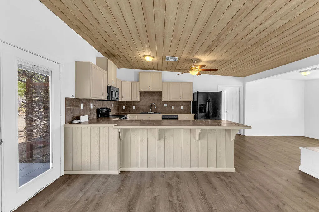 48819 Bird Of Paradise, Morongo Valley, California 92256 home-pic-20