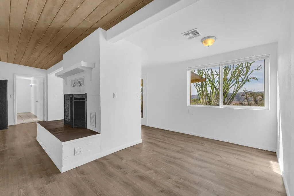 48819 Bird Of Paradise, Morongo Valley, California 92256 home-pic-11