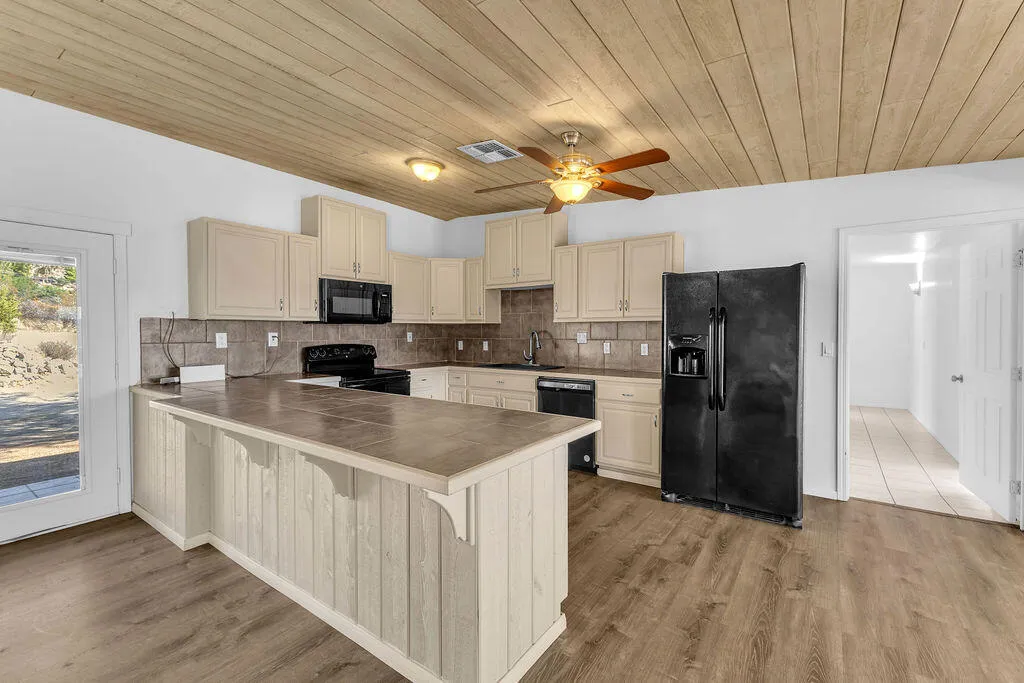 48819 Bird Of Paradise, Morongo Valley, California 92256 home-pic-21
