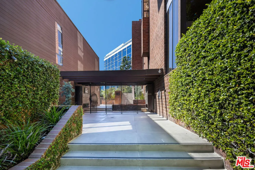 1033 Carol Drive Ph3, West Hollywood, California 90069 home-pic-2