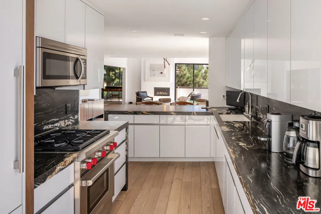 1033 Carol Drive Ph3, West Hollywood, California 90069 home-pic-14