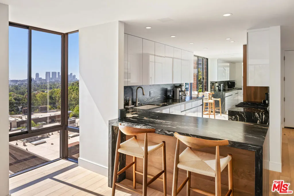 1033 Carol Drive Ph3, West Hollywood, California 90069 home-pic-10