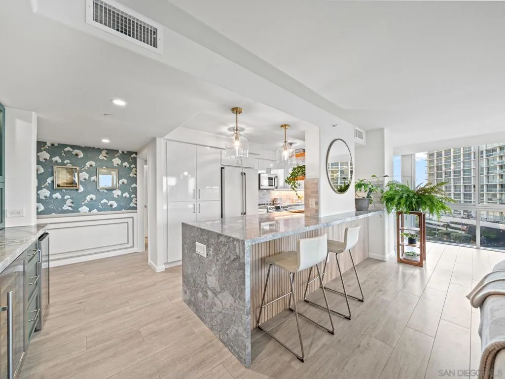 1750 Avenida Del Mundo 404, Coronado, California 92118 home-pic-5