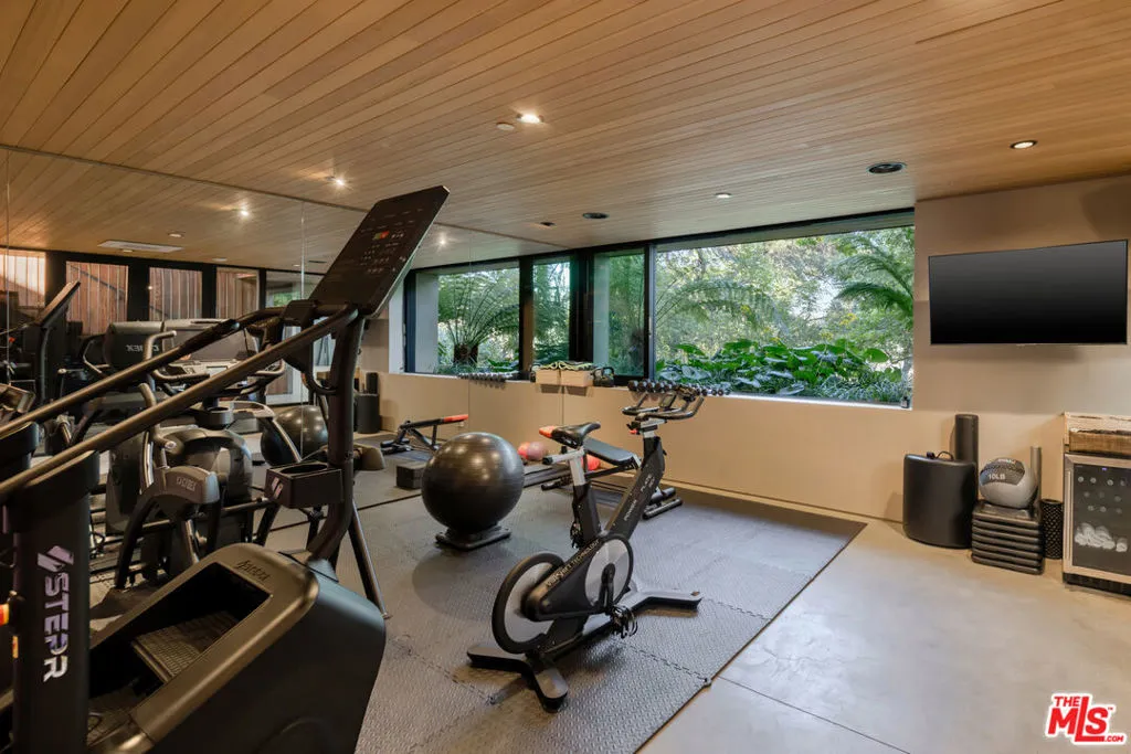 9551 Oak Pass Road, Beverly Hills, California 90210 home-pic-23