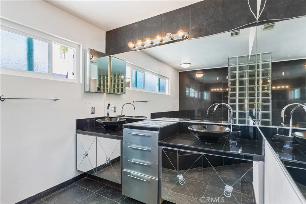 22335 Loch Lomond Drive, Canyon Lake, California 92587 home-pic-30