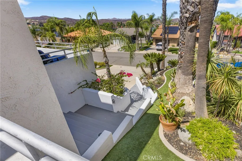 22335 Loch Lomond Drive, Canyon Lake, California 92587 home-pic-8