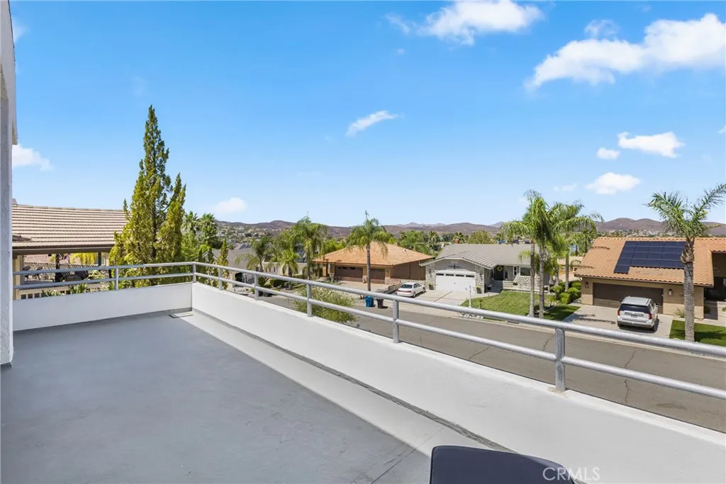 22335 Loch Lomond Drive, Canyon Lake, California 92587 home-pic-15