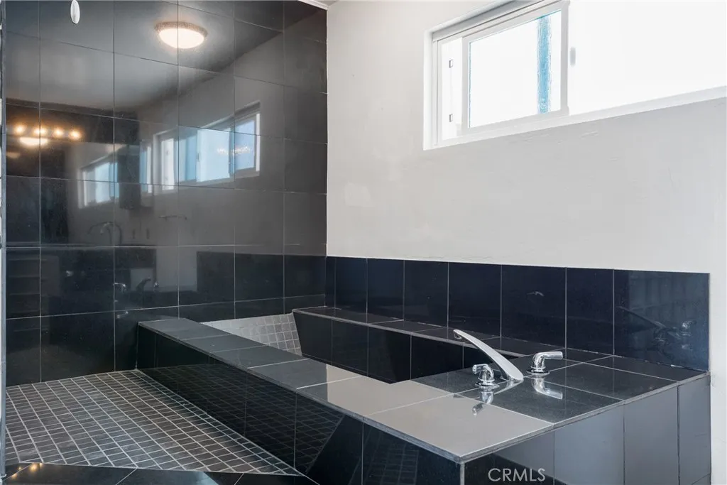 22335 Loch Lomond Drive, Canyon Lake, California 92587 home-pic-31