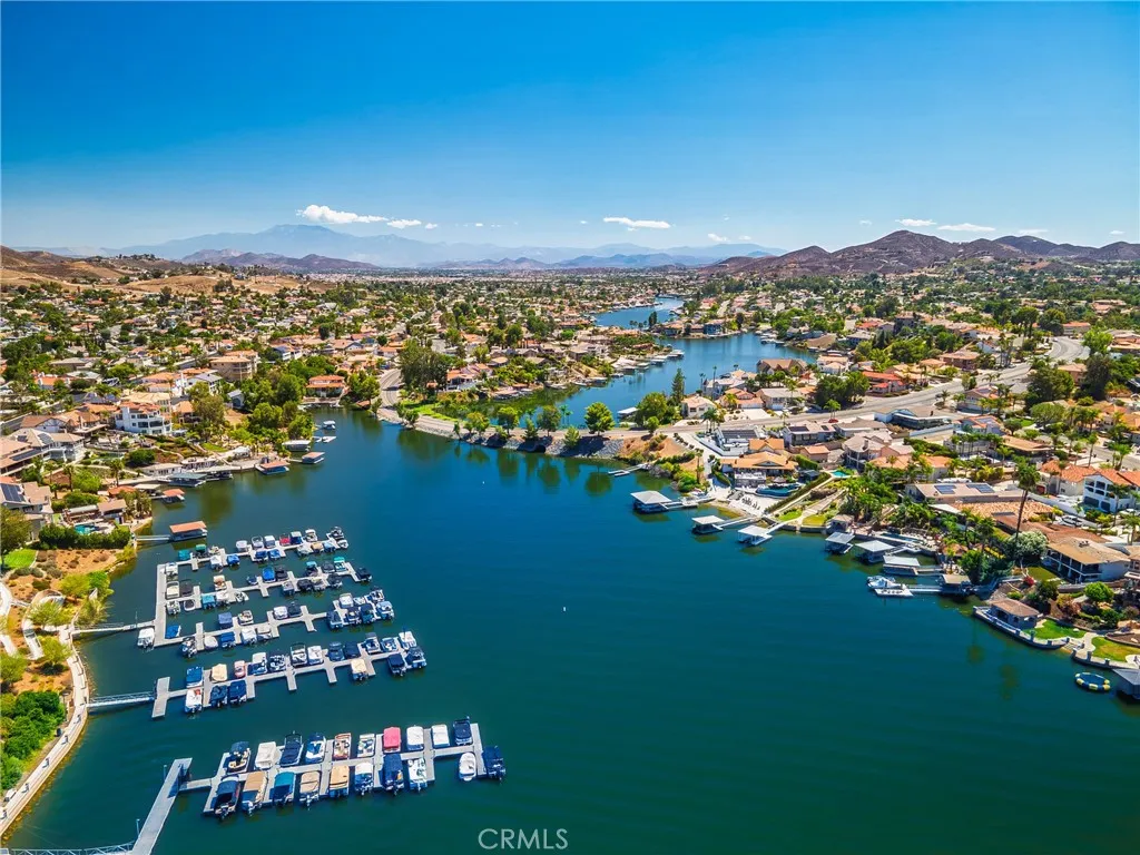 22335 Loch Lomond Drive, Canyon Lake, California 92587 home-pic-40