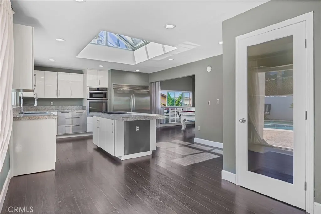22335 Loch Lomond Drive, Canyon Lake, California 92587 home-pic-20
