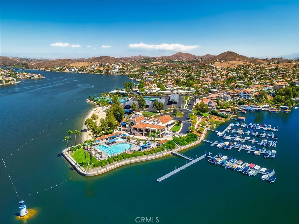 22335 Loch Lomond Drive, Canyon Lake, California 92587 home-pic-39