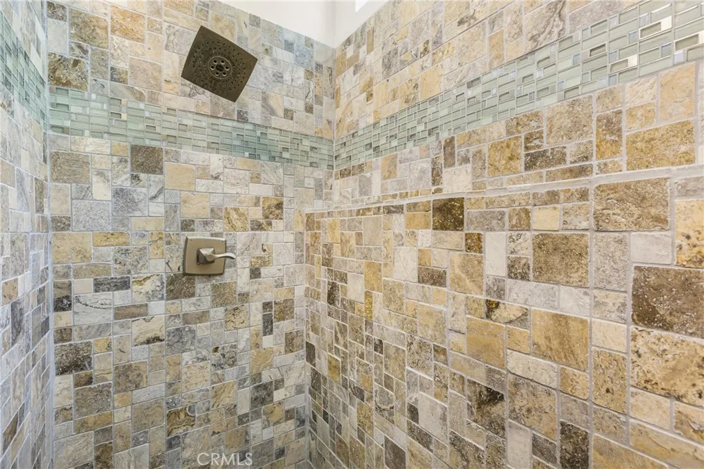 22335 Loch Lomond Drive, Canyon Lake, California 92587 home-pic-28