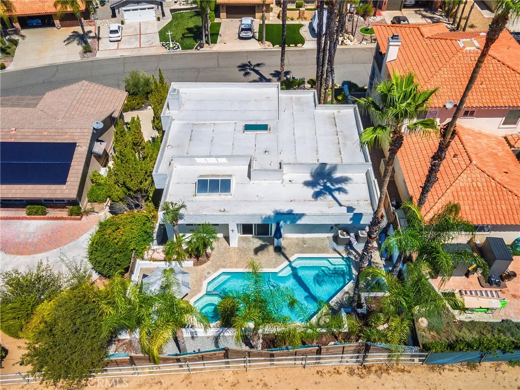 22335 Loch Lomond Drive, Canyon Lake, California 92587 home-pic-3