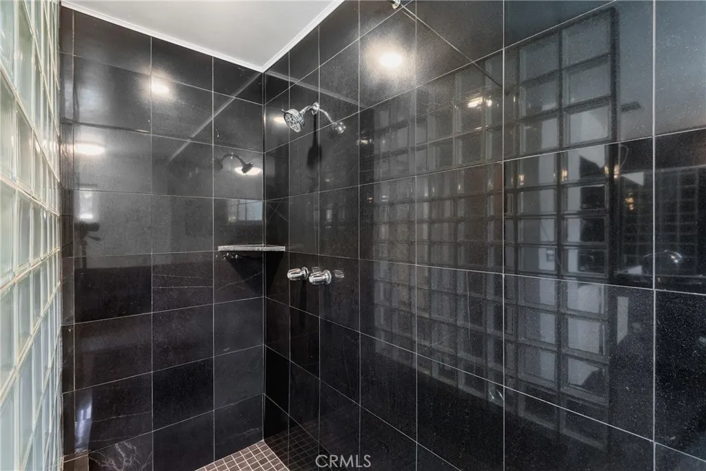 22335 Loch Lomond Drive, Canyon Lake, California 92587 home-pic-32
