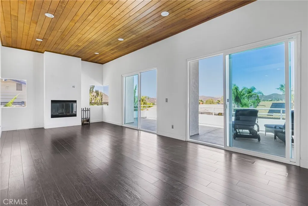 22335 Loch Lomond Drive, Canyon Lake, California 92587 home-pic-11