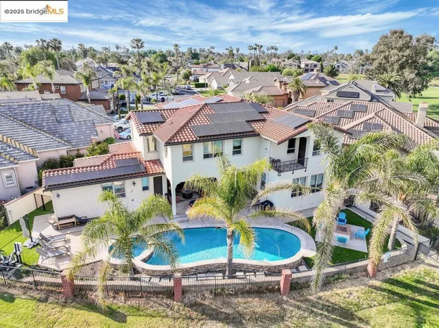 POOL AND SPA INSTALLED BY OWNER