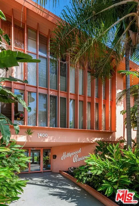 1400 N Hayworth Avenue  home-pic-21