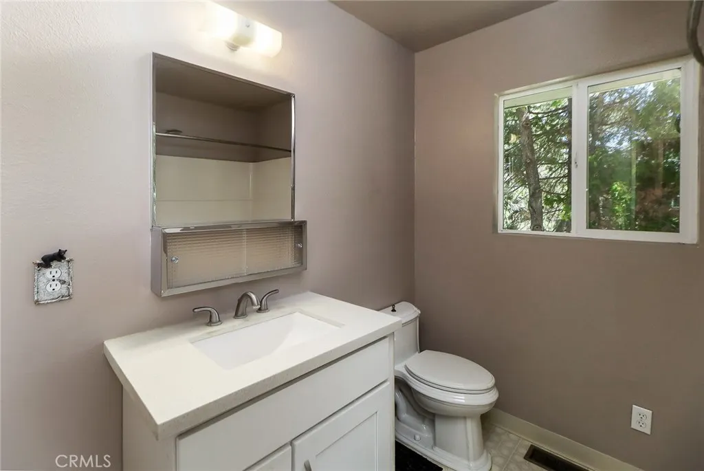 5291 Orchard Dr, Wrightwood, California 92397 home-pic-39
