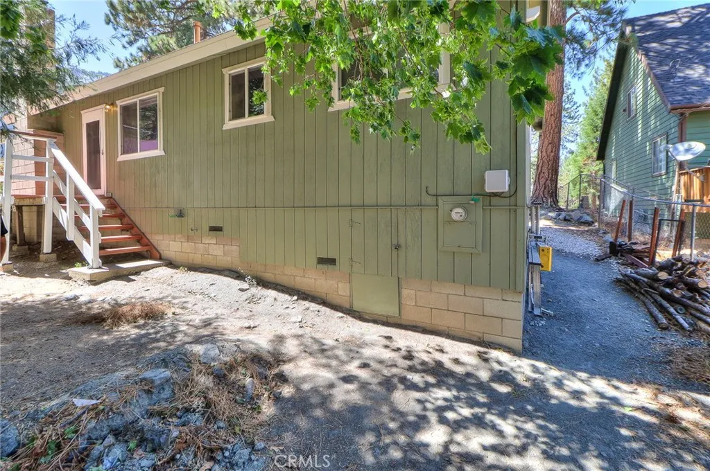 5291 Orchard Dr, Wrightwood, California 92397 home-pic-12