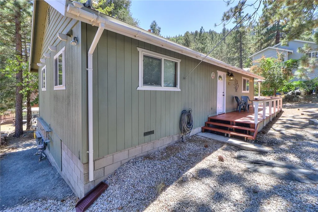 5291 Orchard Dr, Wrightwood, California 92397 home-pic-6