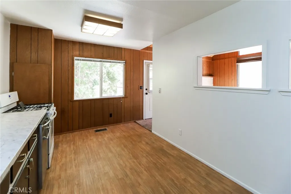 5291 Orchard Dr, Wrightwood, California 92397 home-pic-29